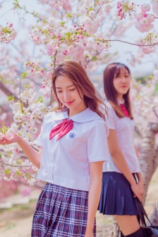 抽搐电击罚女仆夹震蛋器憋尿虐乳